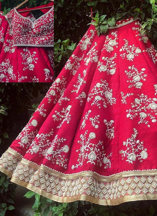 Claasical Embroidery Pattern With Lace Work Lehengha